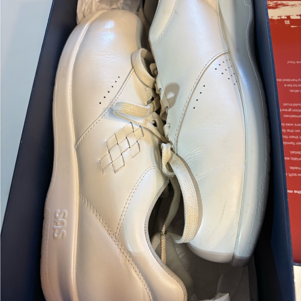 SAS Women’s White Leather Shoes